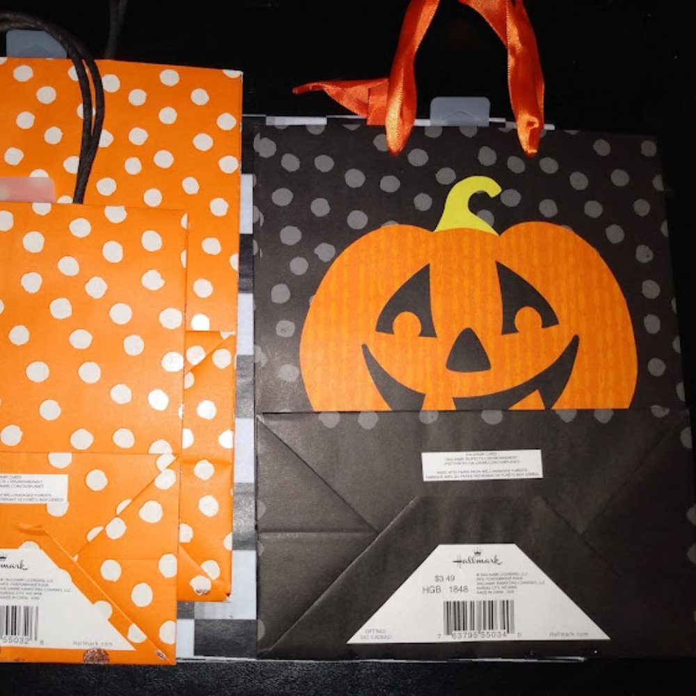 HALLMARK 3pc HALLOWEEN PUMPKIN WITH GOOGLY EYES + ORANGE POLKA DOT GIFT BAGS - Picture 5 of 5